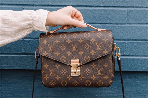 how to spot a louis vuitton copy|how to spot Louis Vuitton purses.